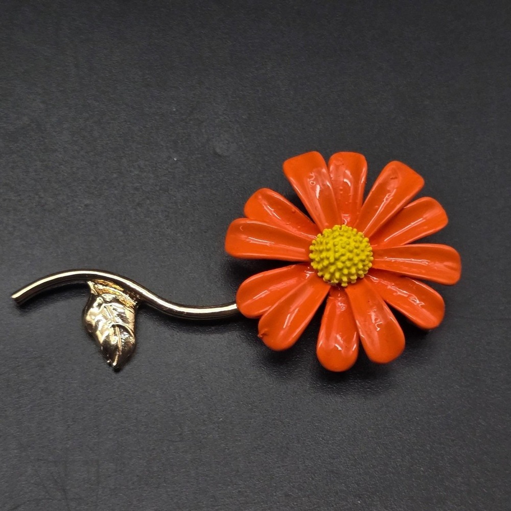 Orange Enamel Flower Brooch Gold Tone Floral Spring Retro Fashion Jewelry